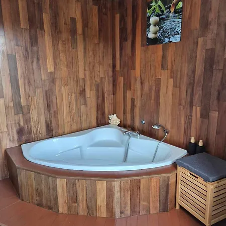 Le Refuge Des3petitscochons Pensión *